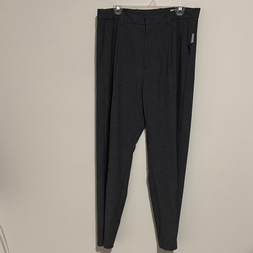 GAP Men's Black Pleated Dress Pants - NWT